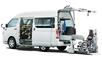 車いす仕様車“Fタイプ”2WD・2000ガソリン ロング・標準ボディ（3BF-TRH200K-VTZYF）ボディカラーはホワイト〈058〉