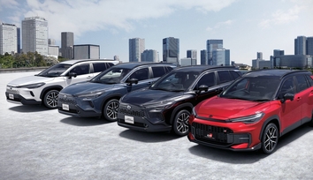 （右端）：GR SPORT