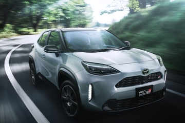 【モデル入り素材】GR SPORT（ハイブリッド・2WD）